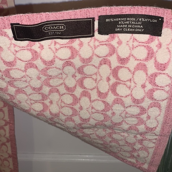 Reversible pink and white coach scarf - Picture 3 of 3
